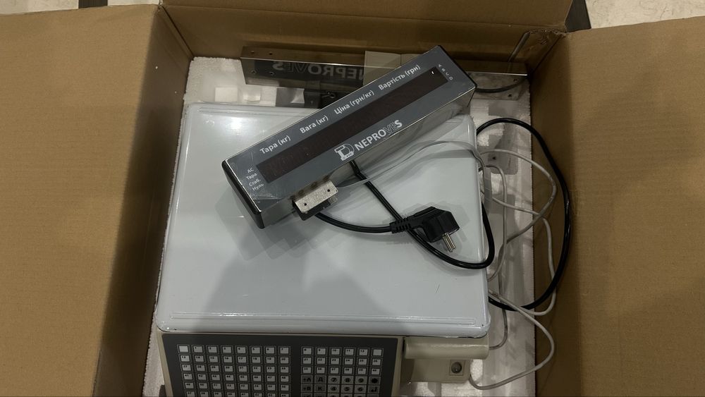 Ваги з друком етикетки