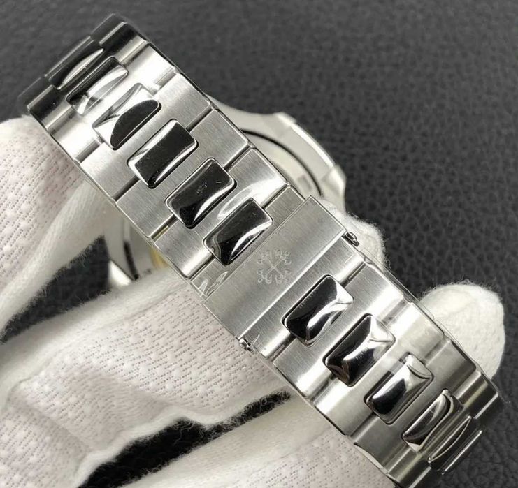 Мужские часы Patek Philippe Nautilus Tiffany