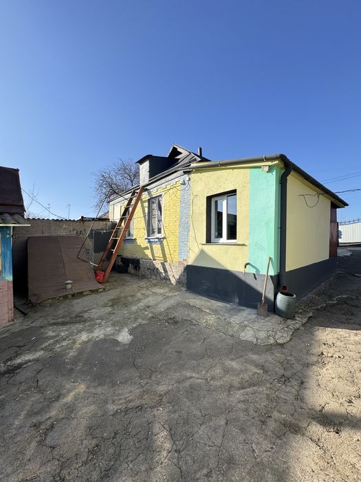 Будинок з виходом до річки