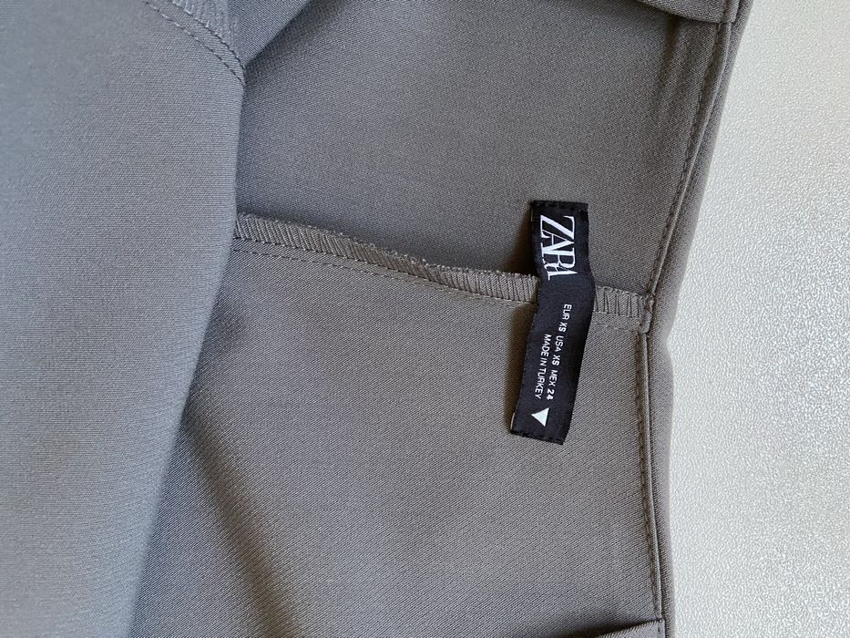 Saia calção em cinzento