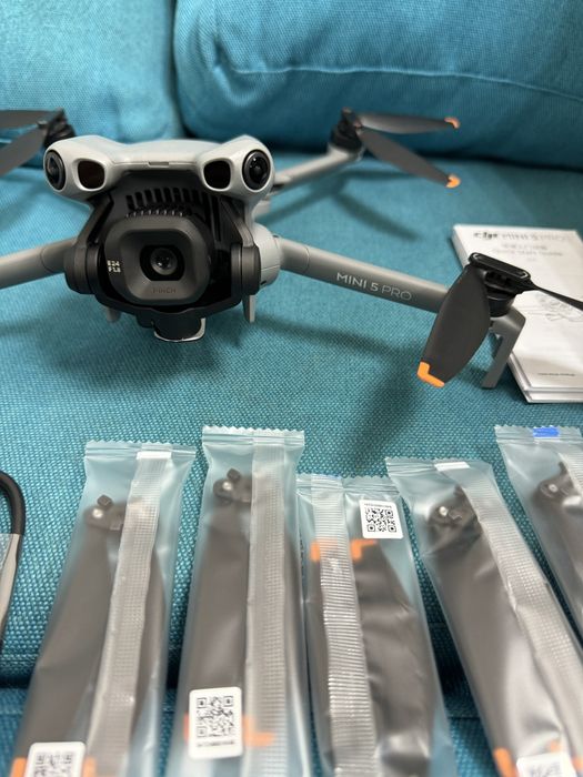DJI Mini 5 Pro Fly More Combo RC2