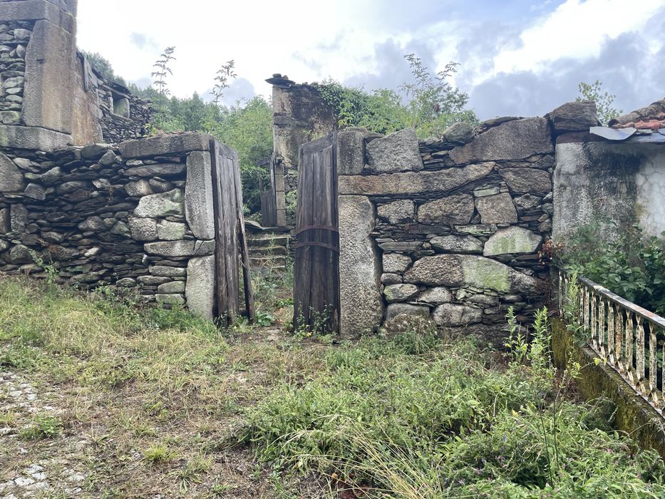 Ruinas para restauro em Arouca