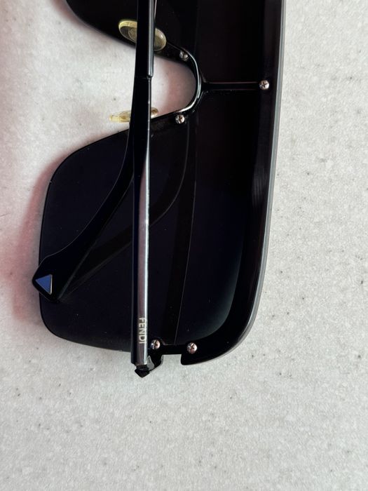 Продаю оригинальные очки Fendi в отличном состоянии