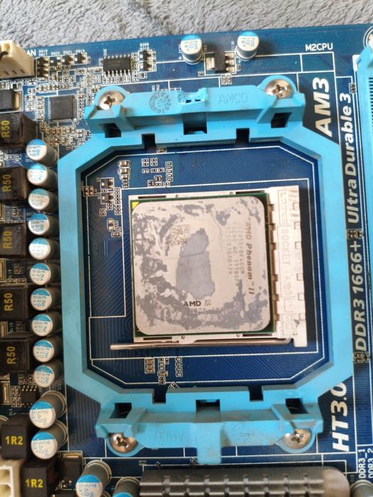 Gigabyte GA-MA770T-UD3 AM3 + AMD Phenom II X4 955 | DDR3 | 4 rdzenie |