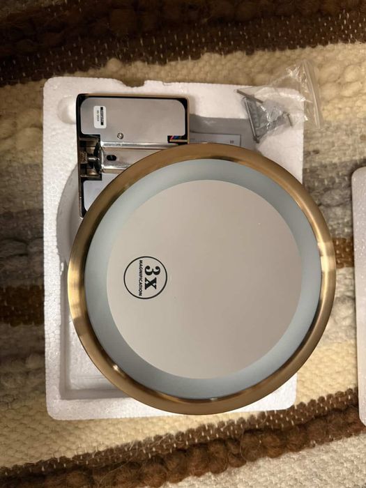 Дзеркало для гоління (косметичне) HANSGROHE AddStoris LED. Золоте