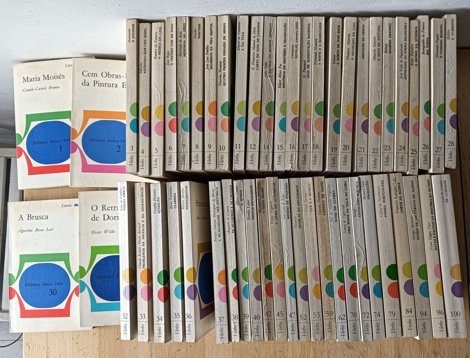 Lote de 53 livros da coleção "Biblioteca básica Verbo - Livros RTP"