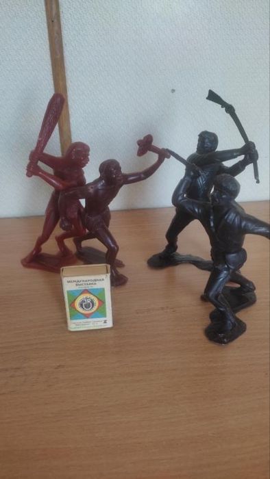 Солдатики  капроновые Н -13см ,вертолетики .