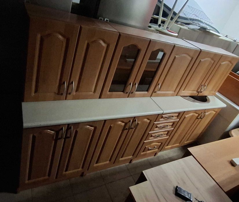 meble kuchenne z zlewem i blatami