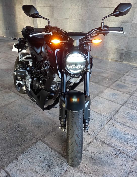 Honda CB 125 R 03/2024 só 1200kms