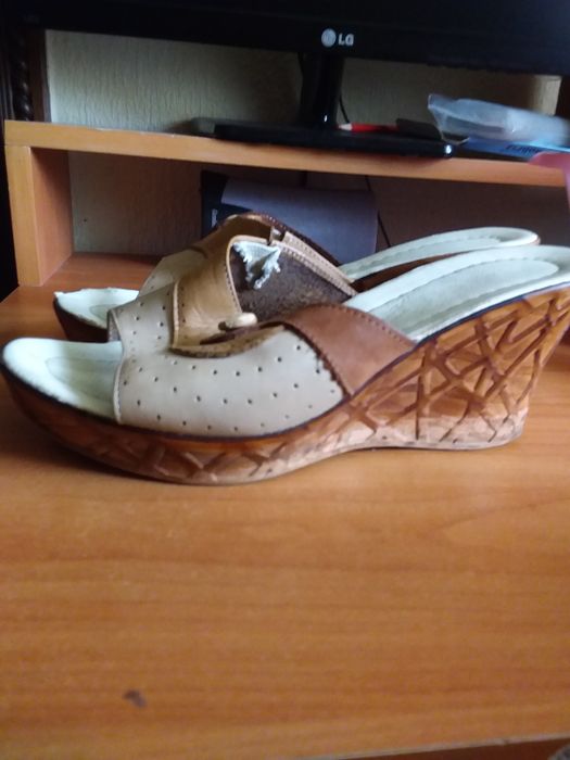 Шлёпанцы Босоножки женские  40 размера в идеале 26 см кожаные шлёпанцы