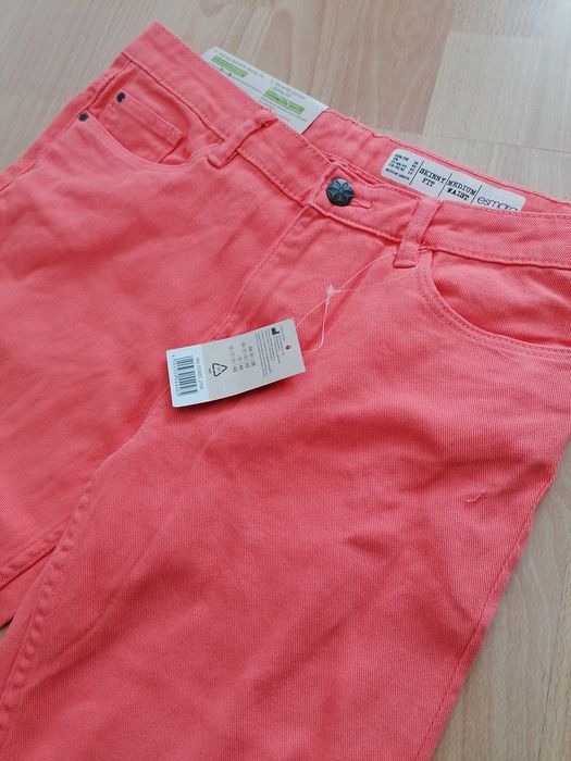 Nowe jeansy damskie