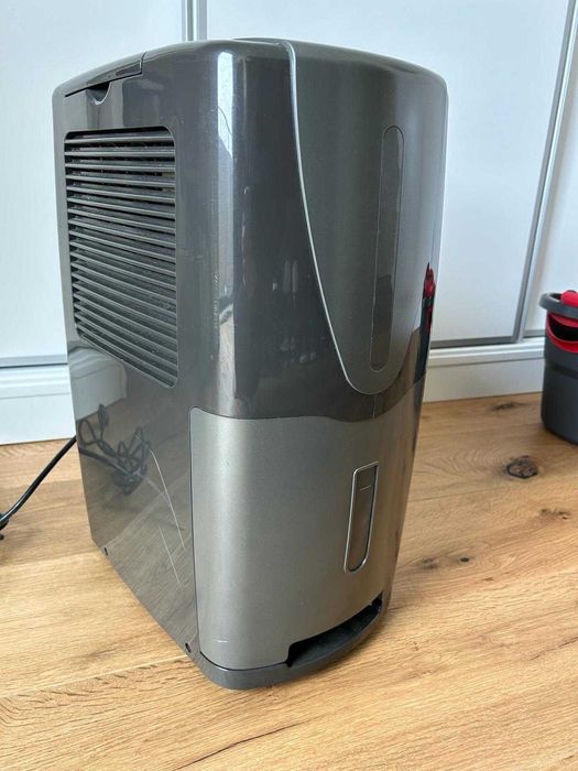 Desumidificador Rowenta 20 Lts/dia, em bom estado.