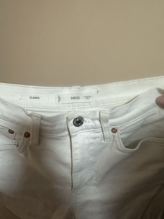 Білі джинси Mango