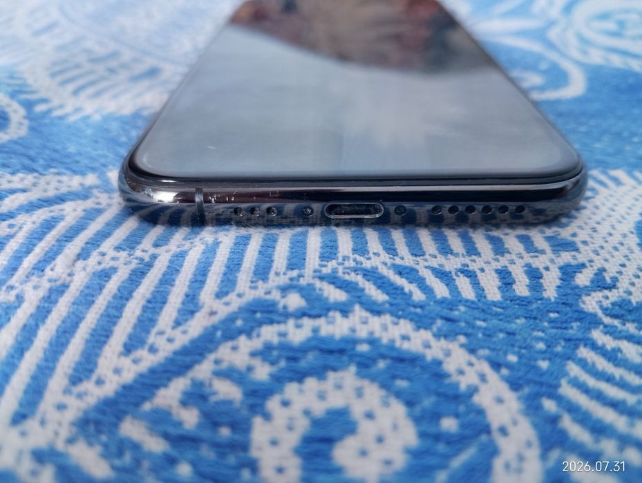 iPhone  11  pro .