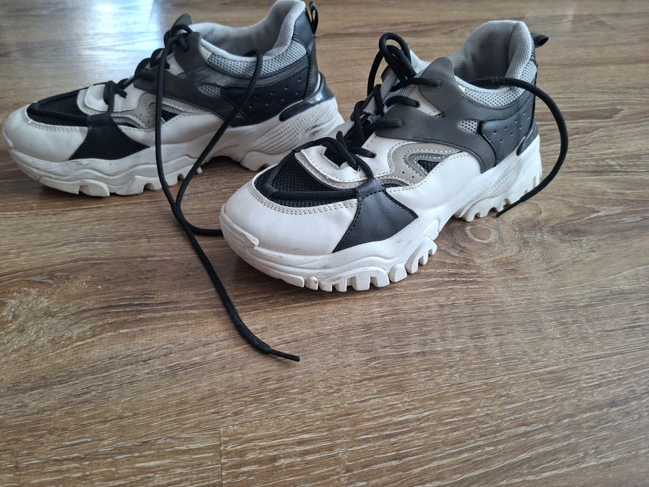 Buty sportowe damskie