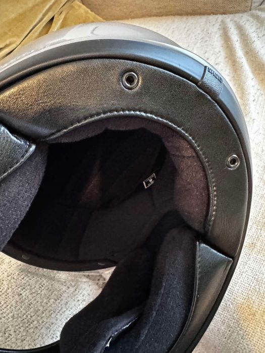 Capacete Shoei e intercomunicador