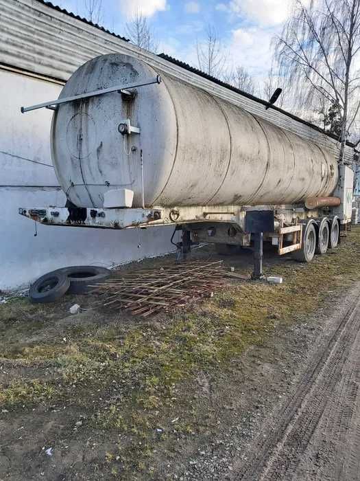 Цистерна. Цистерна на шасі. Бочка.