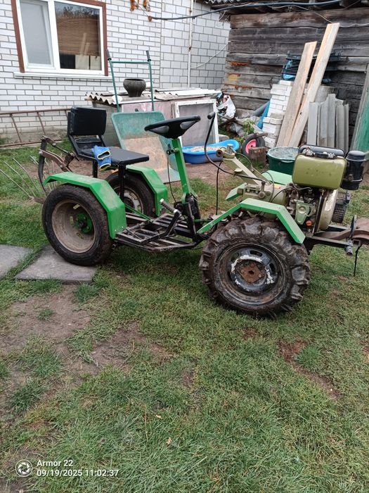 Мотоблок з навісним