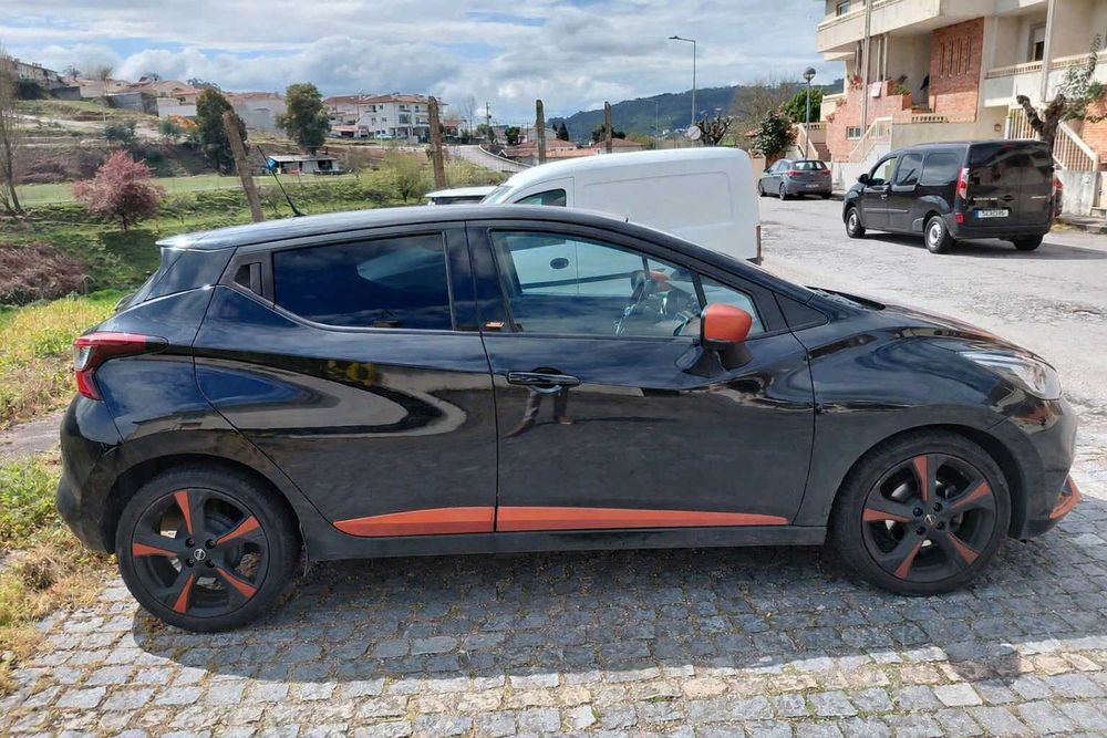 Nissan Micra BOSE Edition 2017 • 76.000 km • Edição Limitada •