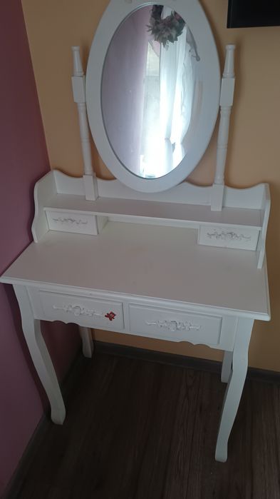 Toaletka kosmetyczka z lustrem
