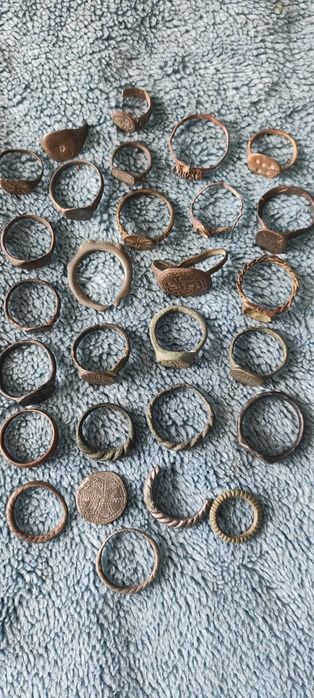 Продам колечки персні різні