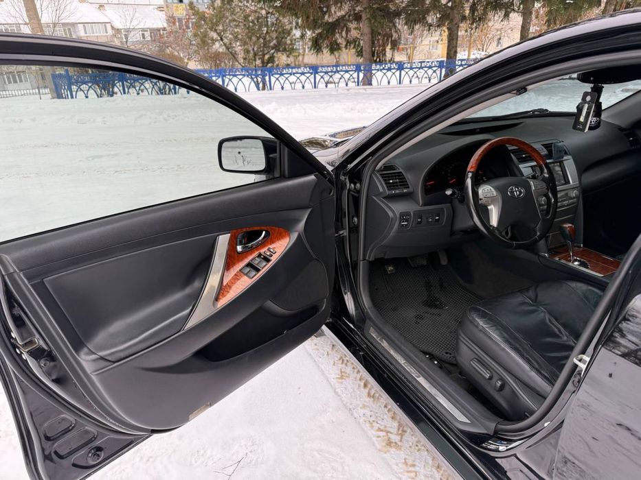 Продам TOYOTA Camry