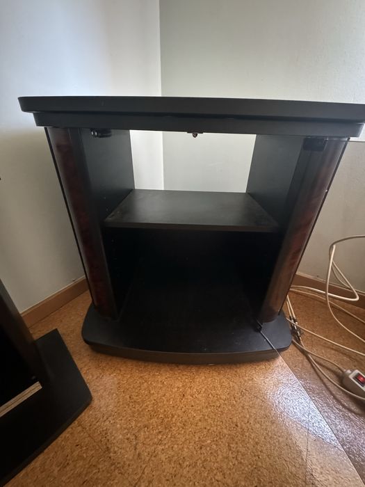 Movel para tv com coluna para cd’s