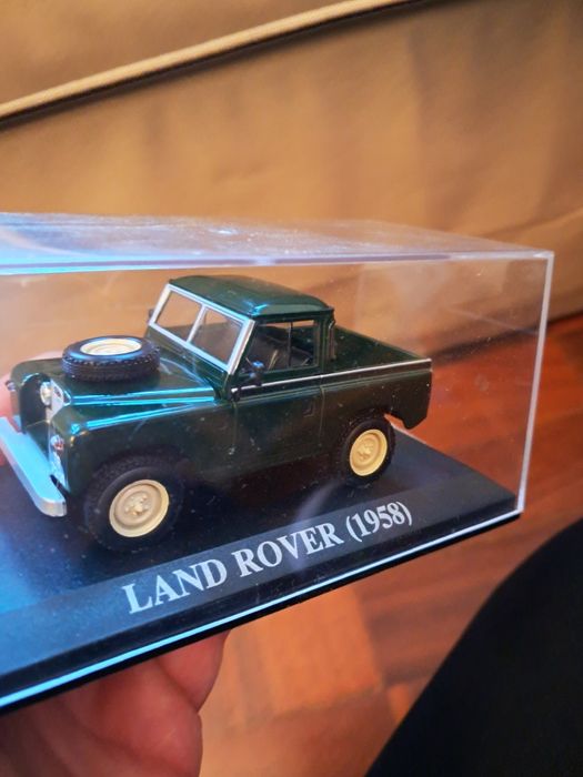 Land Rover pickup 1:43