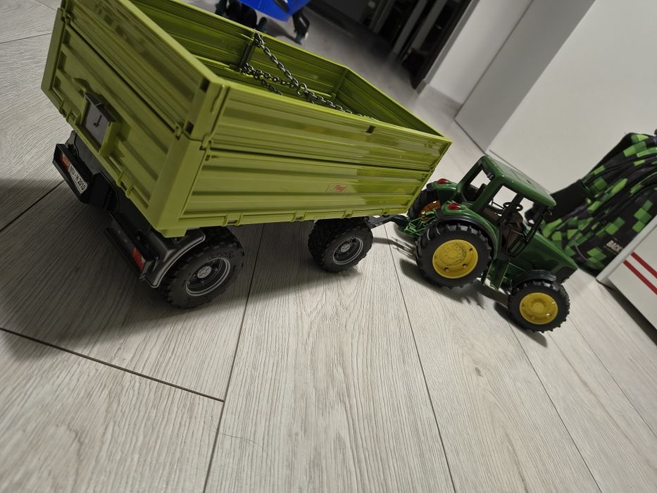 Przyczepa z wywrotem bruder