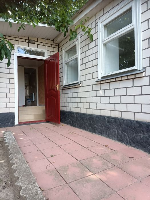 Продам будинок з  якісним  ремонтом .