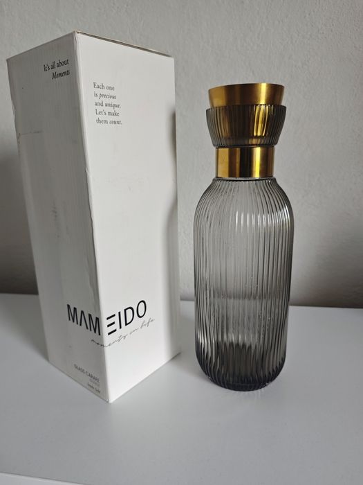 Скляний графин MAMEIDO  1,5 л