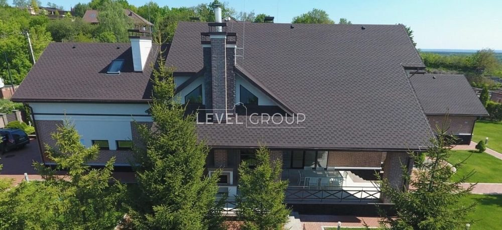 Лісники, статусний будинок в містечку, басейн, автономність