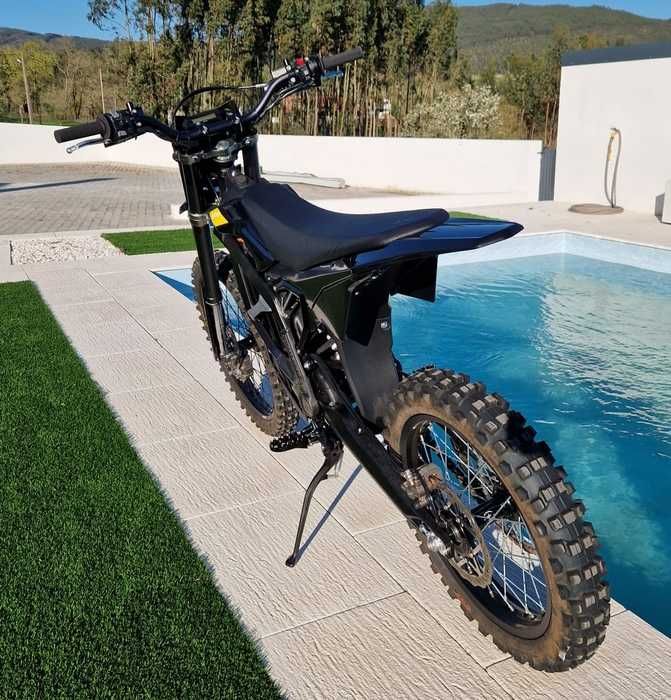 Surron Ultra Bee 2025, versão homologada (Estado irrepreensível, como nova)