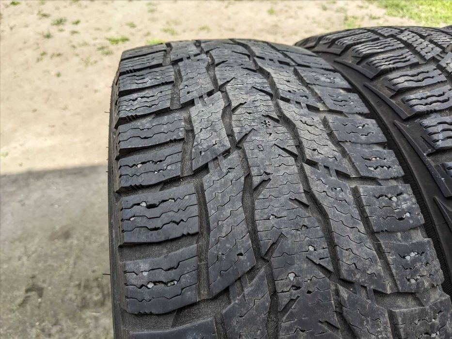 Шини зимові 225 65 16 C Nokian Hakkapeliitta CR3