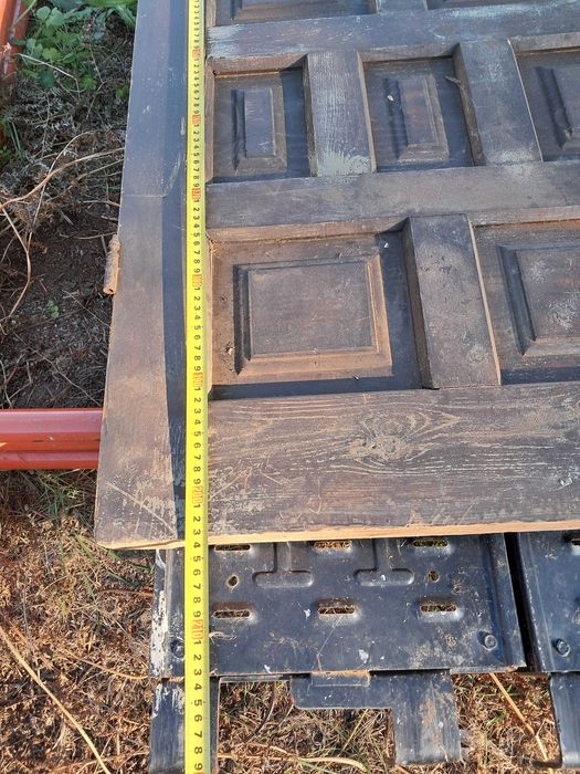 porta de madeira pesada