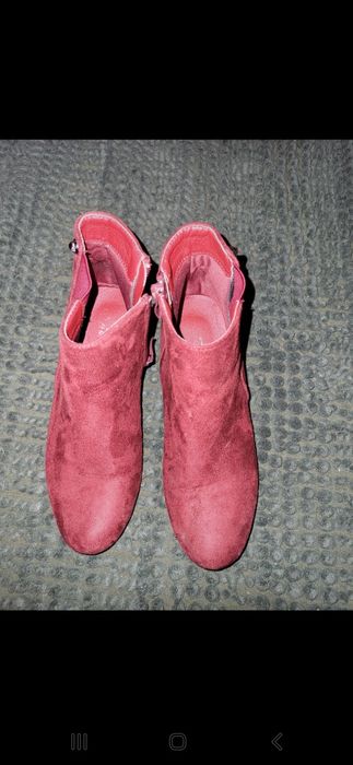 Bordowy botki na obcasie