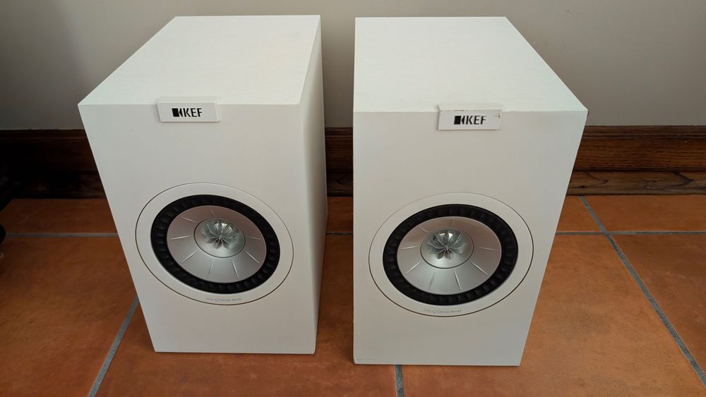 KEF Q150 colunas + amp