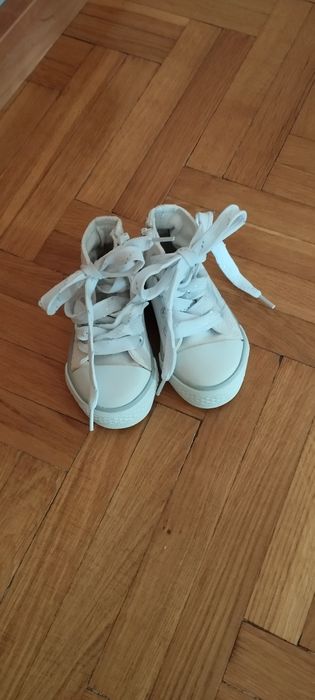 Buty dla chłopca dziewczynki 19 i 18