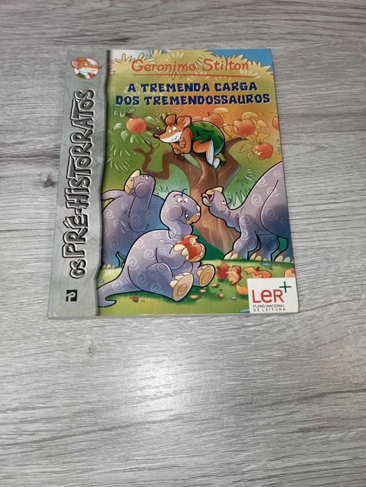 Geronimo Stilton 8: A Tremenda Carga dos Tremendossauros