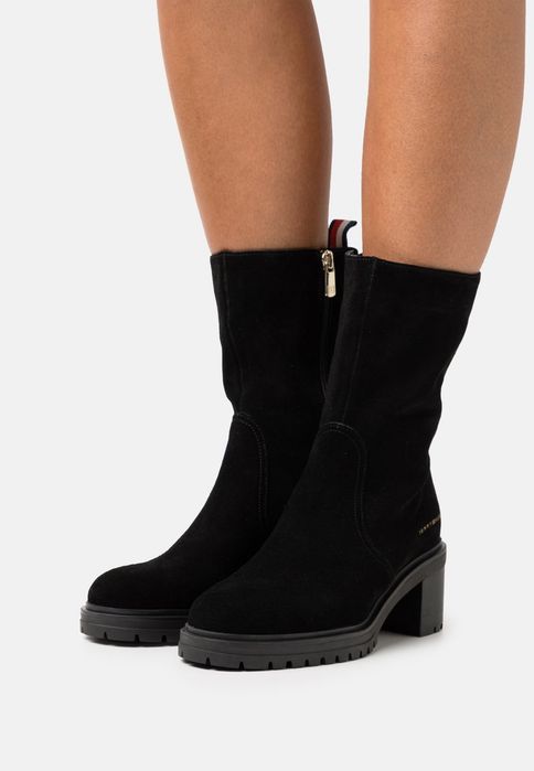Botki zamszowe na niskim obcasie Tommy Hilfiger 37