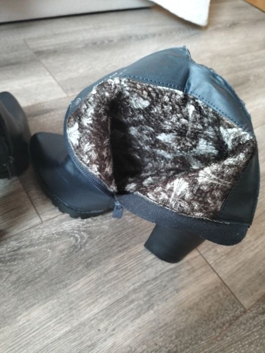 Botki damskie granatowe lekkie ocieplenie 39