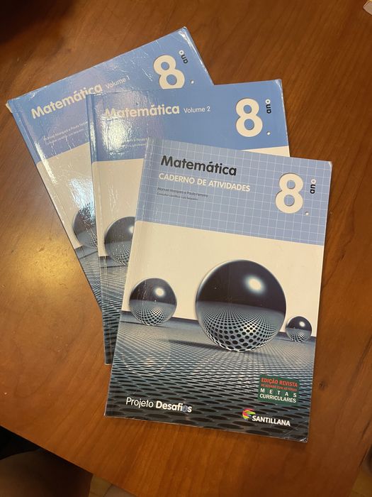 Livros escolares  anos variados