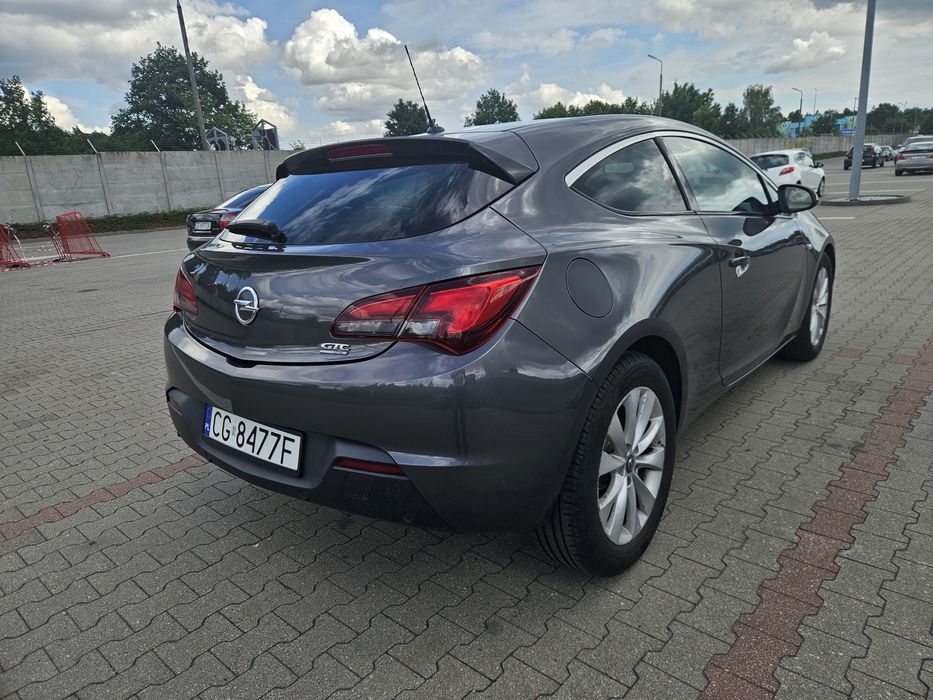 Opel Astra J 1.7 GTC 2012