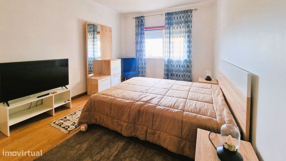 Apartamento T2, com elevador e estacionamento - Caldas da Rainha