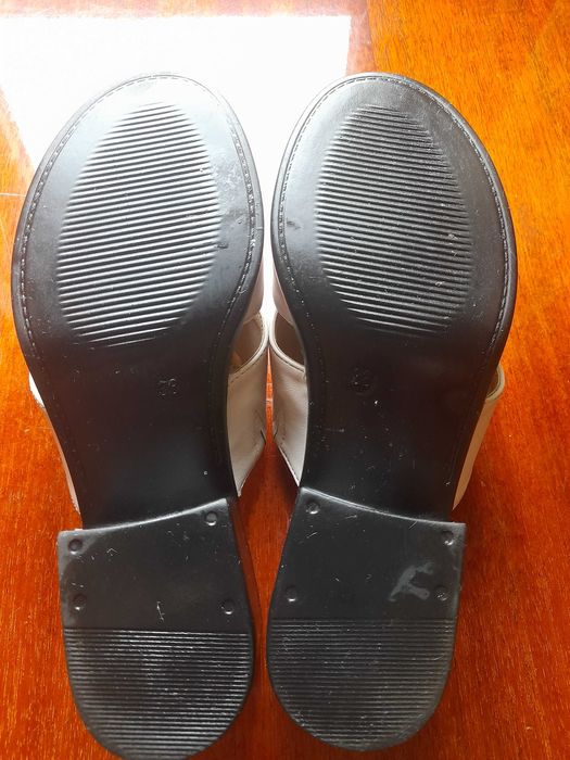 Продам жіноче взуття