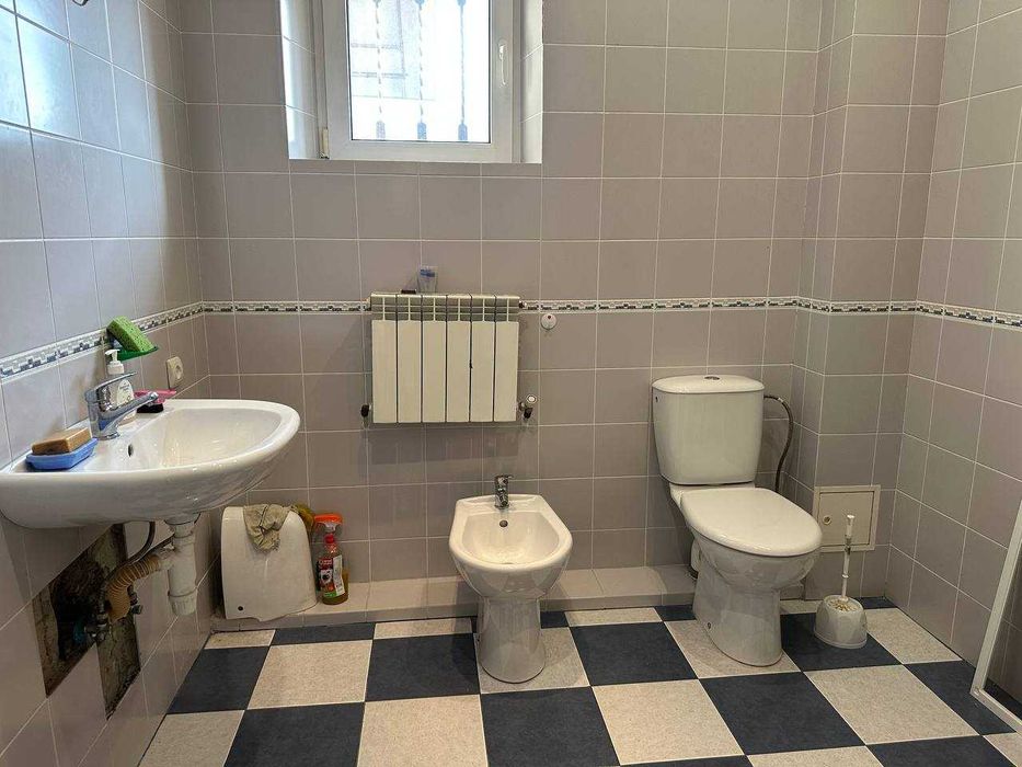 Продам Будинок в районы ж/м Тополь, с. Дослідне.