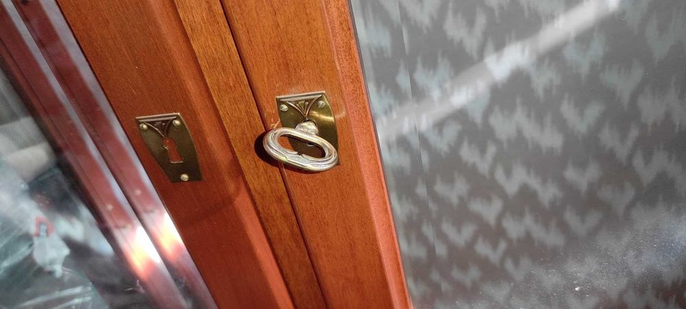 Piękna serwantka włoska witryna komoda stylowa z Niemiec komplet