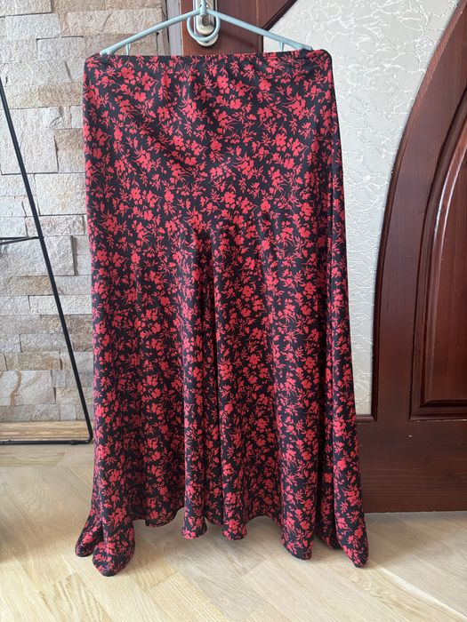 Спідниця міді primark 38