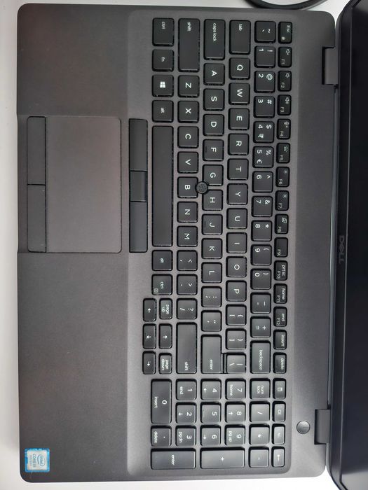 DELL LATITUDE 5500, I5 8265U, 16GB RAM DDR4,LTE, WIN11, Stan Idealny