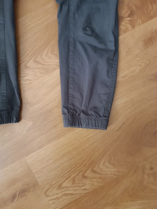 Практичні котонові чоловічі штани - джогери H&M, розмір S/M.